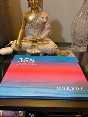Morphe 35S Sweet Oasis Palette — Blue and Pink Ombre Cover